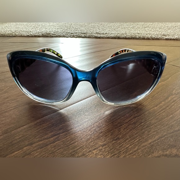 Tahari sunglasses - Picture 1 of 4